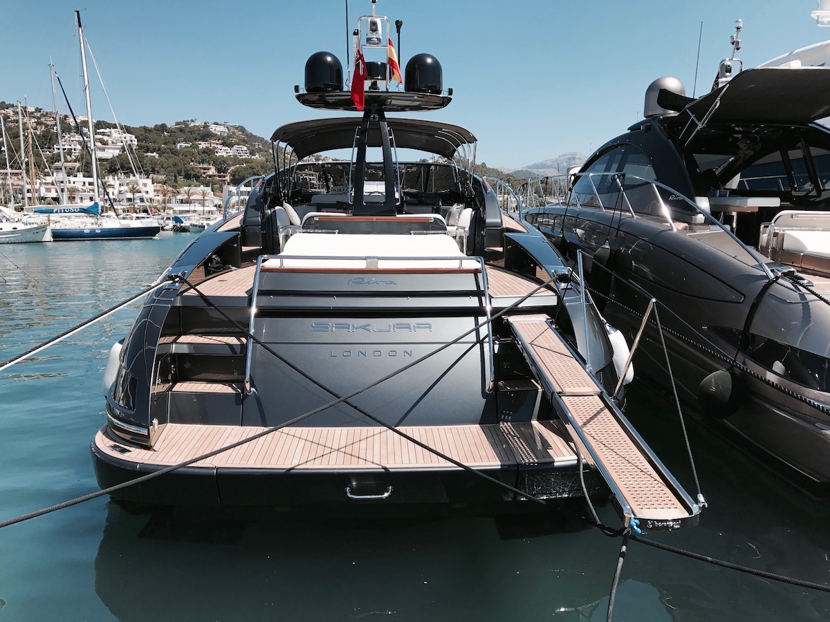 Riva Virtus 63 – Sakura - EasyBoats Mallorca