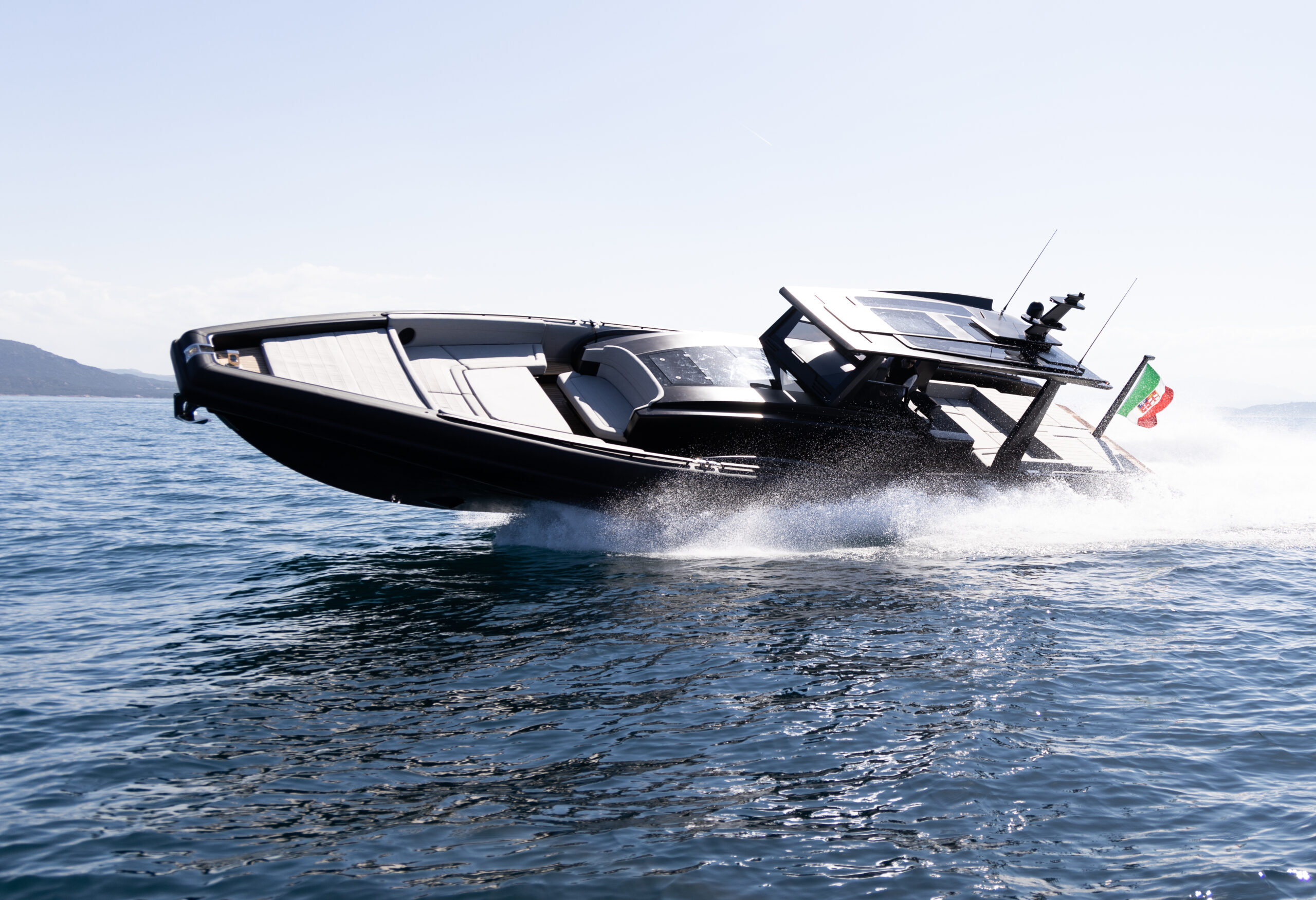 Novamarine Black Shiver 140 - EasyBoats Mallorca